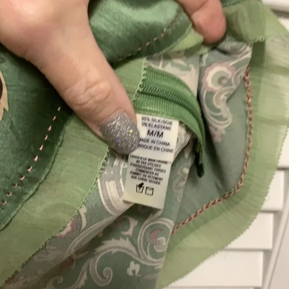 Anthropologie Style silk green art nouveau peasant top. Size M - Picture 5 of 6